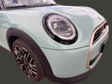 MINI Cooper S Favoured Trim 5-Türer Head-Up DAB LED