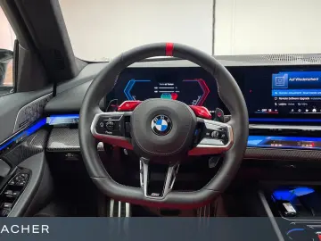 BMW M5 Touring AHK HUD Sitzbelü ACC 360  NP 155T