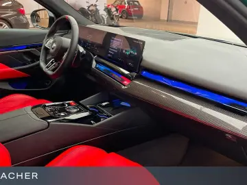 BMW M5 Touring AHK HUD Sitzbelü ACC 360  NP 155T