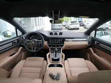 PORSCHE E-Hybrid CoupéPLATINUM-INNO-PANO-HUD-LEDER BEIGE