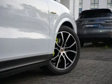 PORSCHE E-Hybrid CoupéPLATINUM-INNO-PANO-HUD-LEDER BEIGE