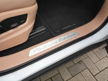 PORSCHE E-Hybrid CoupéPLATINUM-INNO-PANO-HUD-LEDER BEIGE