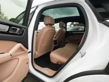 PORSCHE E-Hybrid CoupéPLATINUM-INNO-PANO-HUD-LEDER BEIGE