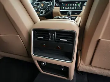 PORSCHE E-Hybrid CoupéPLATINUM-INNO-PANO-HUD-LEDER BEIGE
