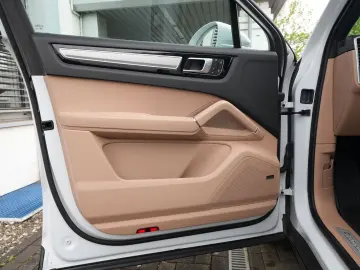 PORSCHE E-Hybrid CoupéPLATINUM-INNO-PANO-HUD-LEDER BEIGE