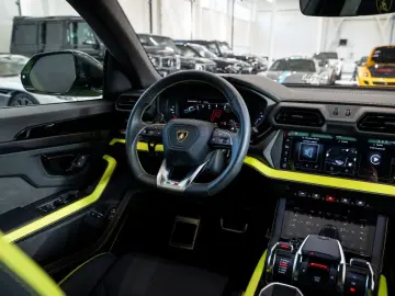 LAMBORGHINI Urus 4.0 V8 PHEV SE