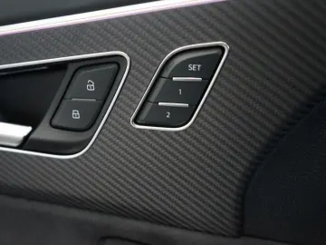 AUDI RSQ8 4.0 TFSI quattro PANO 360 KAMERA TOTWINKEL
