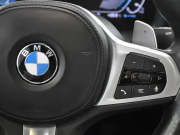 Stoc BMW 330E M pack HeadUp Laser 360gr Camera