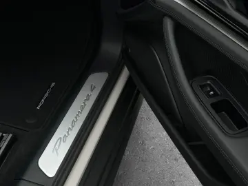PORSCHE Panamera 4 E-Hybrid BOSE PANO Soft-Close