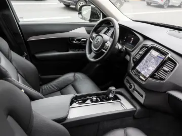 VOLVO XC90 T8 AWD Core NP 87.670 - AHK 20'LMF HK