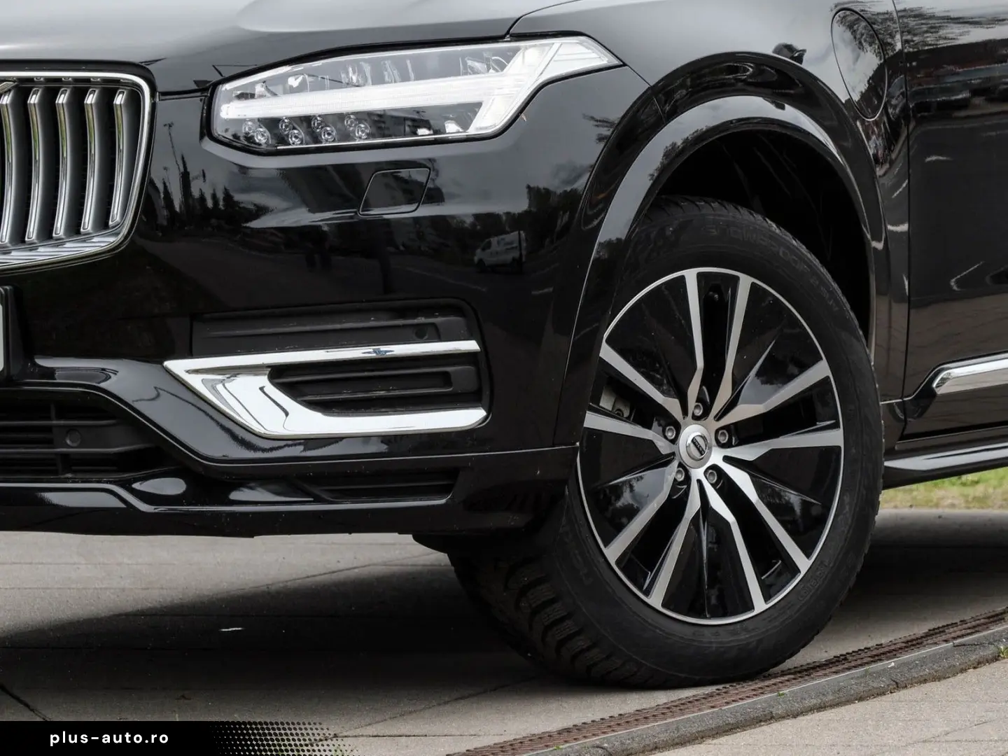 VOLVO XC90 T8 AWD Core NP 87.670 - AHK 20'LMF HK