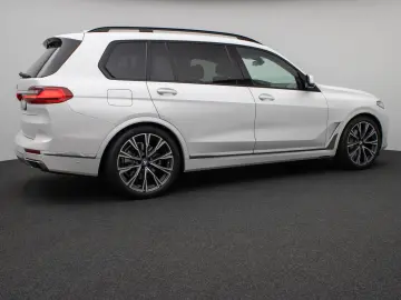 BMW X7 xD40d  Panorama Kamera HUD DAB H K SoftCl AHK