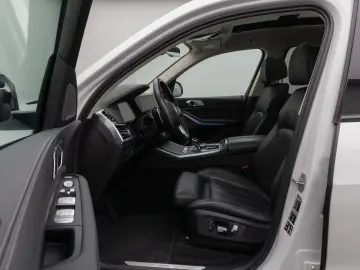 BMW X7 xD40d  Panorama Kamera HUD DAB H K SoftCl AHK