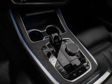 BMW X7 xD40d  Panorama Kamera HUD DAB H K SoftCl AHK