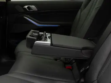 BMW X7 xD40d  Panorama Kamera HUD DAB H K SoftCl AHK
