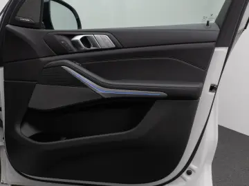BMW X7 xD40d  Panorama Kamera HUD DAB H K SoftCl AHK
