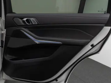 BMW X7 xD40d  Panorama Kamera HUD DAB H K SoftCl AHK