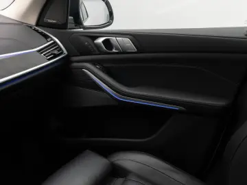 BMW X7 xD40d  Panorama Kamera HUD DAB H K SoftCl AHK