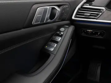 BMW X7 xD40d  Panorama Kamera HUD DAB H K SoftCl AHK