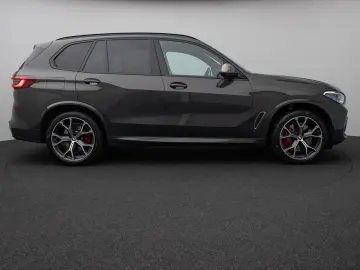 BMW X5 M50i Panorama 360 Laser HUD DAB B&W Massage