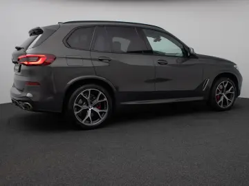 BMW X5 M50i Panorama 360 Laser HUD DAB B&W Massage