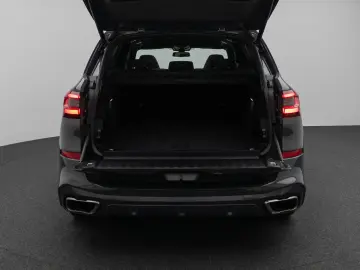 BMW X5 M50i Panorama 360 Laser HUD DAB B&W Massage