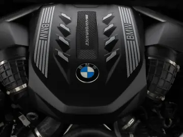 BMW X5 M50i Panorama 360 Laser HUD DAB B&W Massage