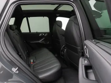 BMW X5 M50i Panorama 360 Laser HUD DAB B&W Massage