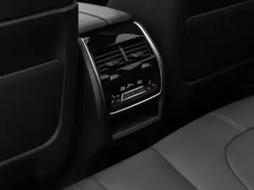 BMW X5 M50i Panorama 360 Laser HUD DAB B&W Massage