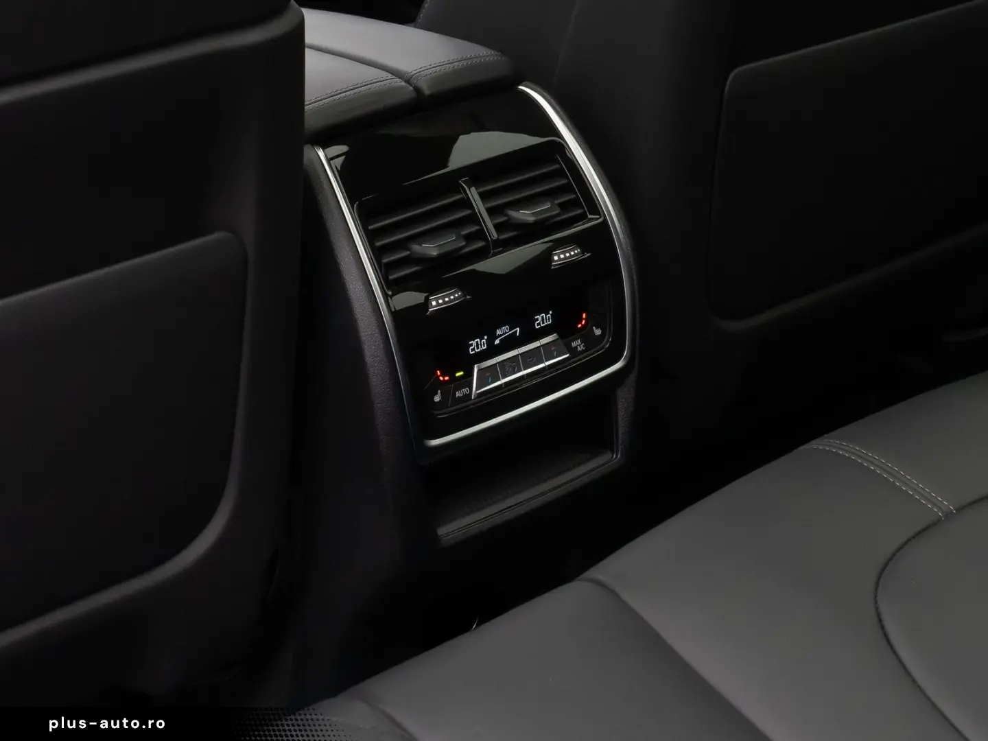 BMW X5 M50i Panorama 360 Laser HUD DAB B&W Massage