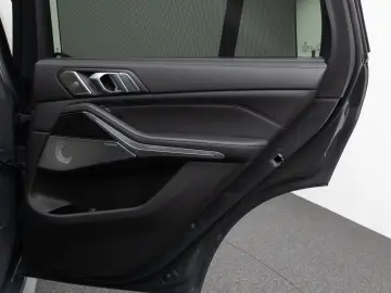 BMW X5 M50i Panorama 360 Laser HUD DAB B&W Massage