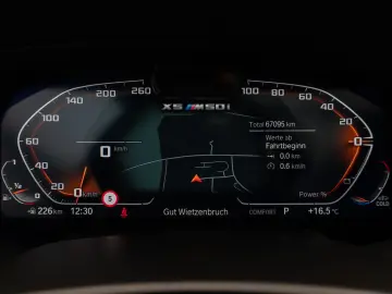 BMW X5 M50i Panorama 360 Laser HUD DAB B&W Massage