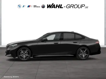 BMW 550e xDrive M SPORT LC PROF ICONIC GLOW B&W   KO