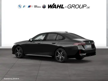 BMW 550e xDrive M SPORT LC PROF ICONIC GLOW B&W   KO