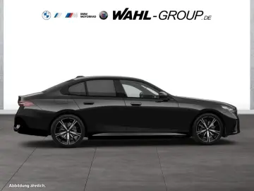 BMW 550e xDrive M SPORT LC PROF ICONIC GLOW B&W   KO