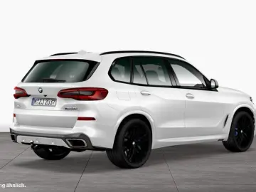 BMW X5 M50i