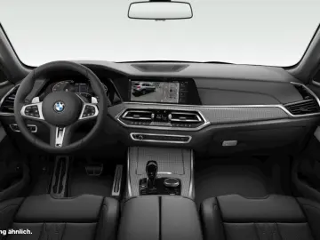 BMW X5 M50i
