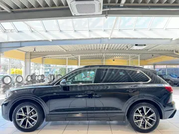 VW Touareg 3.0TDI 4M R-Line Panor AHK ACC HUD StHei