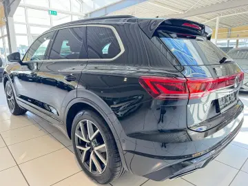 VW Touareg 3.0TDI 4M R-Line Panor AHK ACC HUD StHei