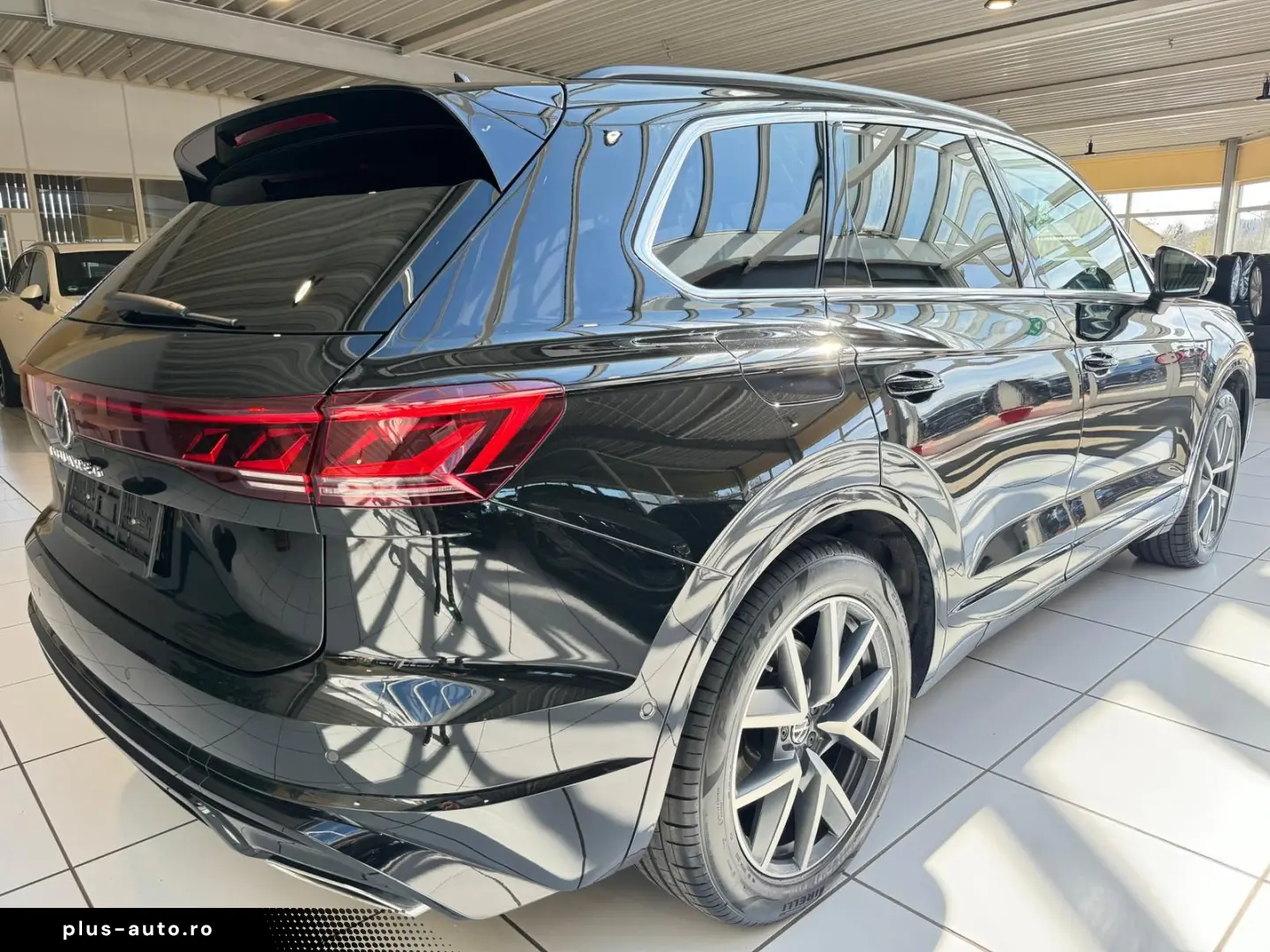 VW Touareg 3.0TDI 4M R-Line Panor AHK ACC HUD StHei