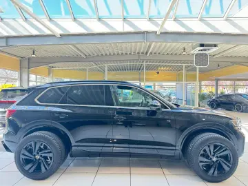 VW Touareg 3.0TDI 4M R-Line Panor AHK ACC HUD StHei