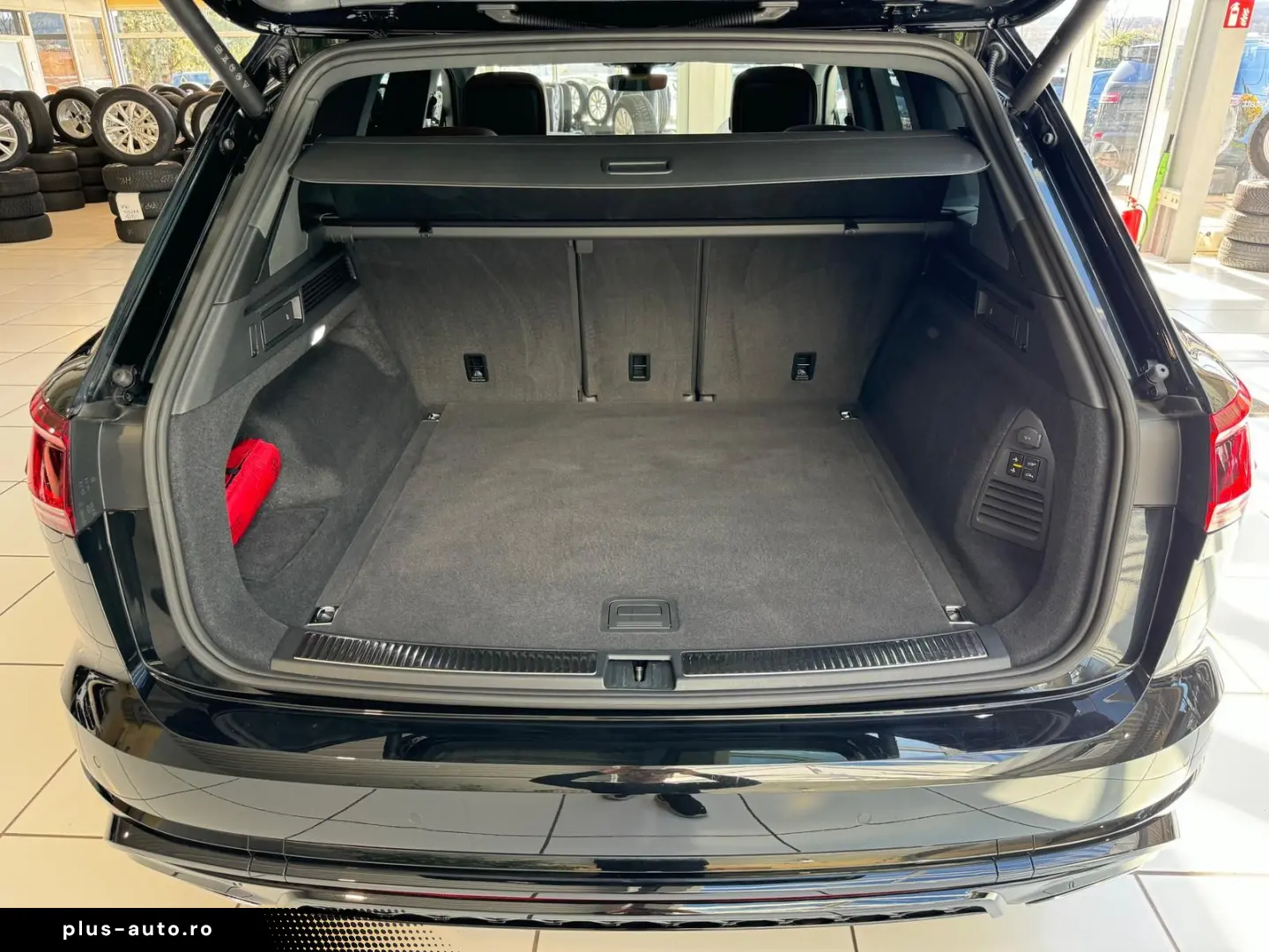 VW Touareg 3.0TDI 4M R-Line Panor AHK ACC HUD StHei