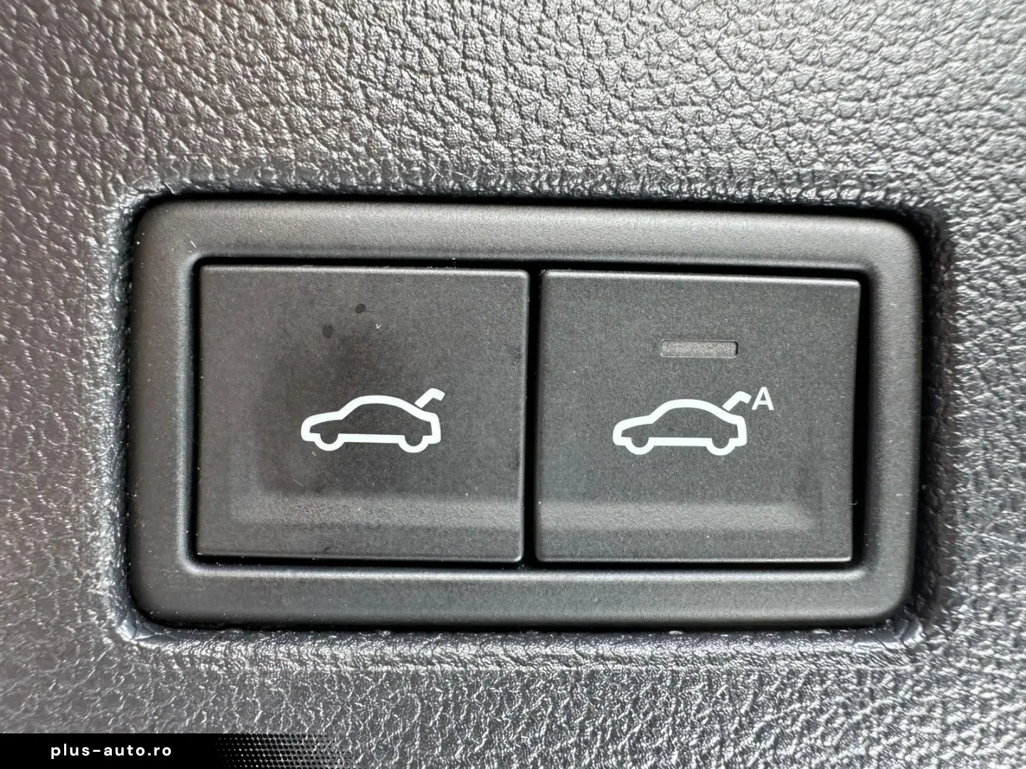 VW Touareg 3.0TDI 4M R-Line Panor AHK ACC HUD StHei