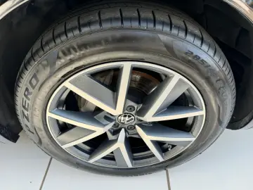 VW Touareg 3.0TDI 4M R-Line Panor AHK ACC HUD StHei