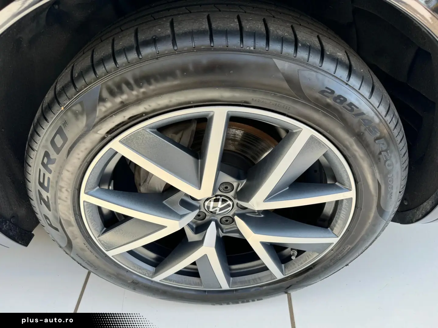 VW Touareg 3.0TDI 4M R-Line Panor AHK ACC HUD StHei