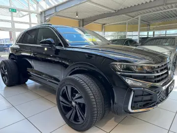 VW Touareg 3.0TDI 4M R-Line Panor AHK ACC HUD StHei