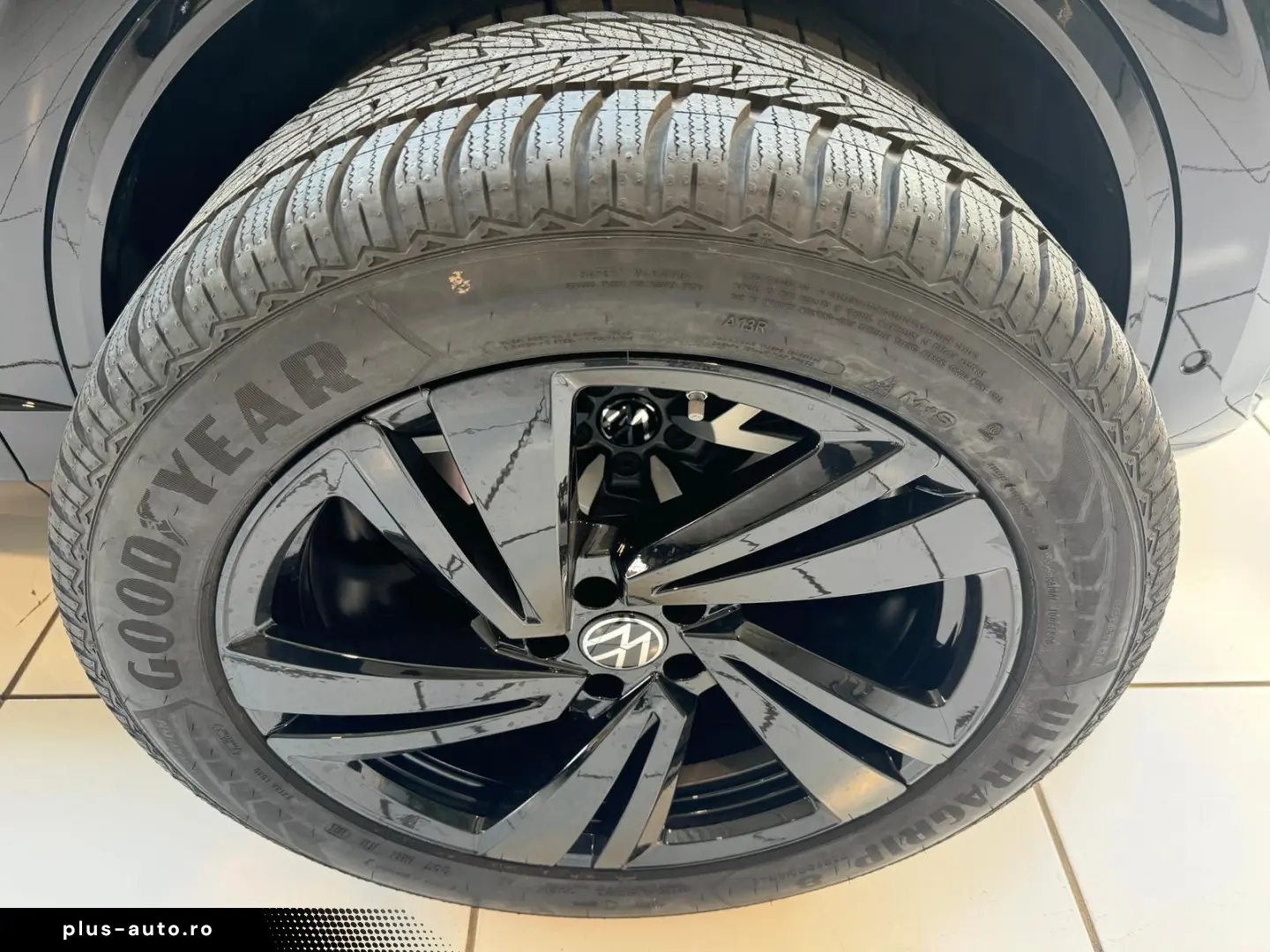 VW Touareg 3.0TDI 4M R-Line Panor AHK ACC HUD StHei