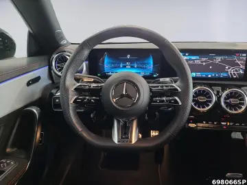 MERCEDES-BENZ CLA 35 AMG 4M Coupé Pano Burmester Aero Kamera