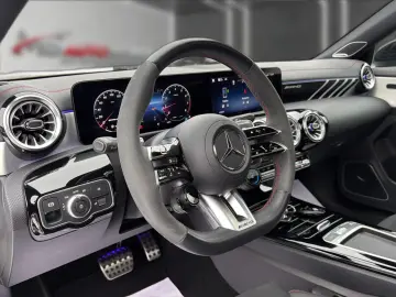 MERCEDES-BENZ CLA 35 AMG 4M AERO PANO DISTR. BURMESTE® NIGHT