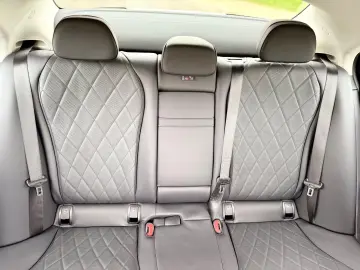 Mercedes-Benz E 200 4matic